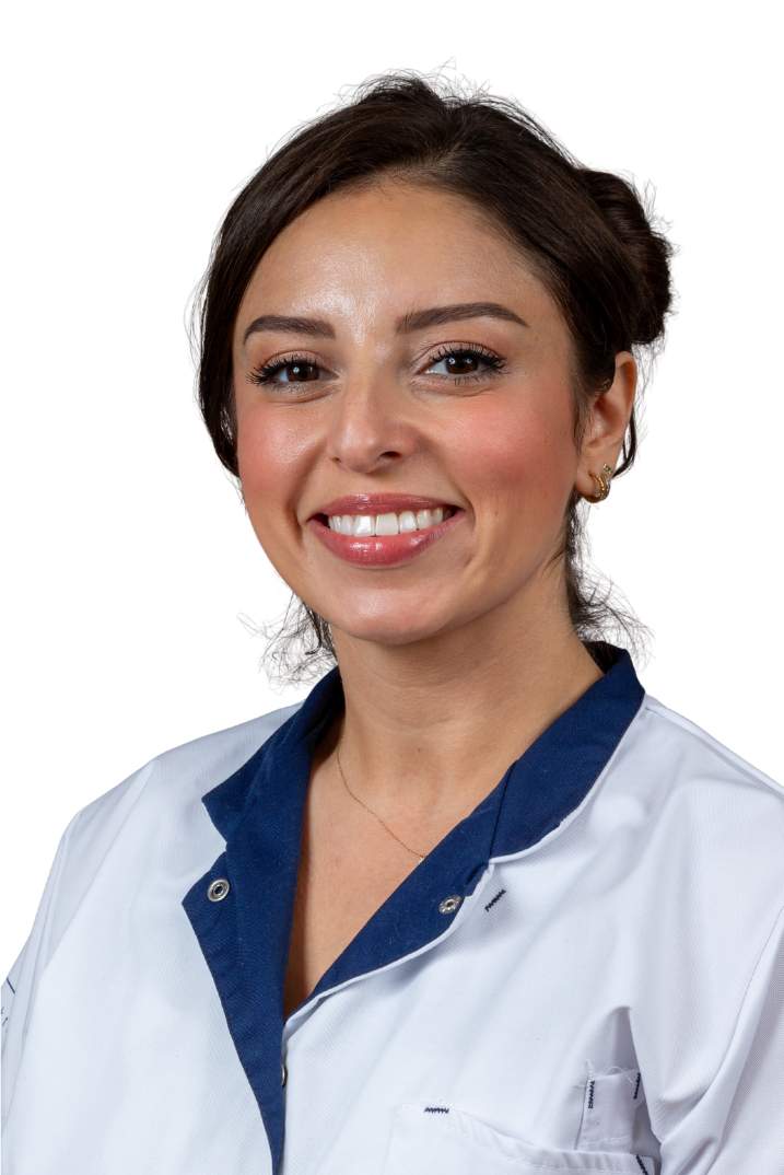 Vrouw in witte labjas