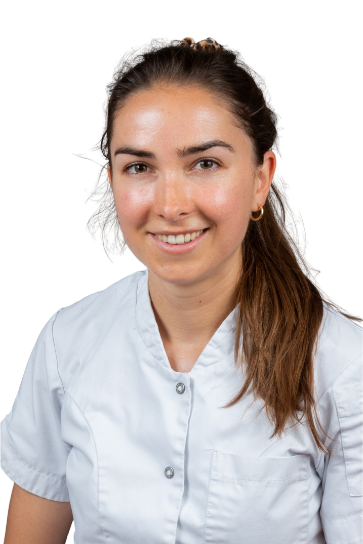 Vrouw in witte doktersjas.