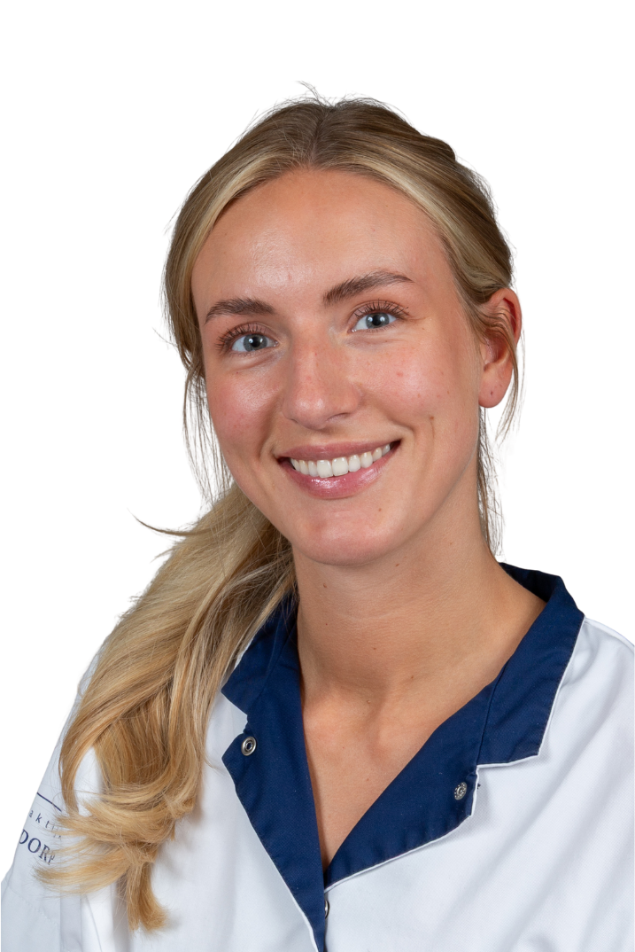 Vrouw in witte doktersjas.