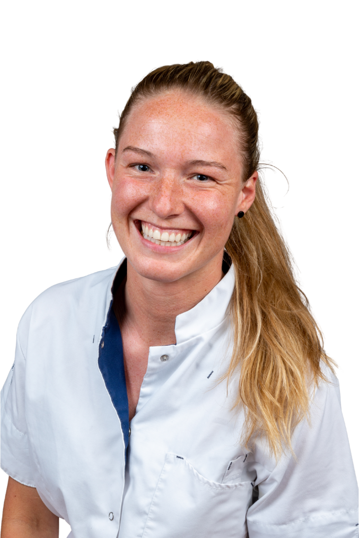 Vrouw in witte doktersjas