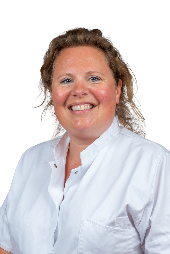 Vrouw in witte doktersjas.