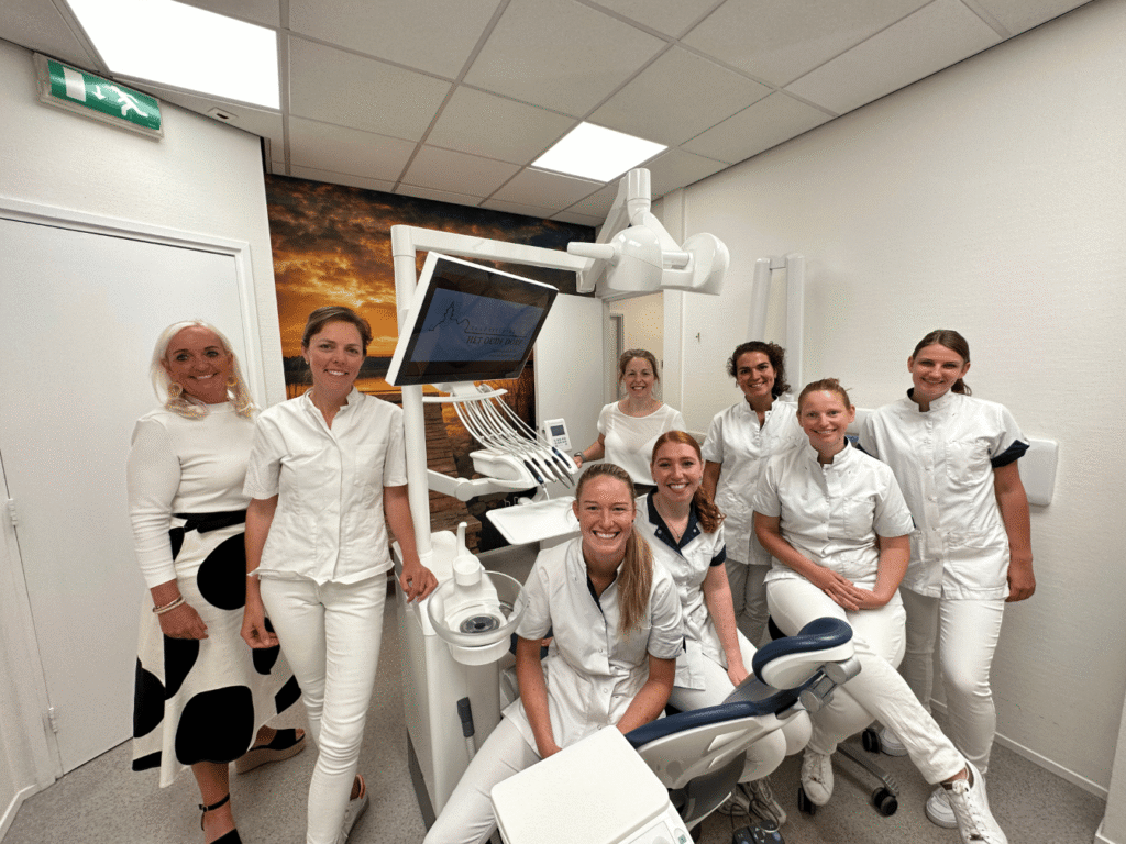 Team in een moderne tandartspraktijk